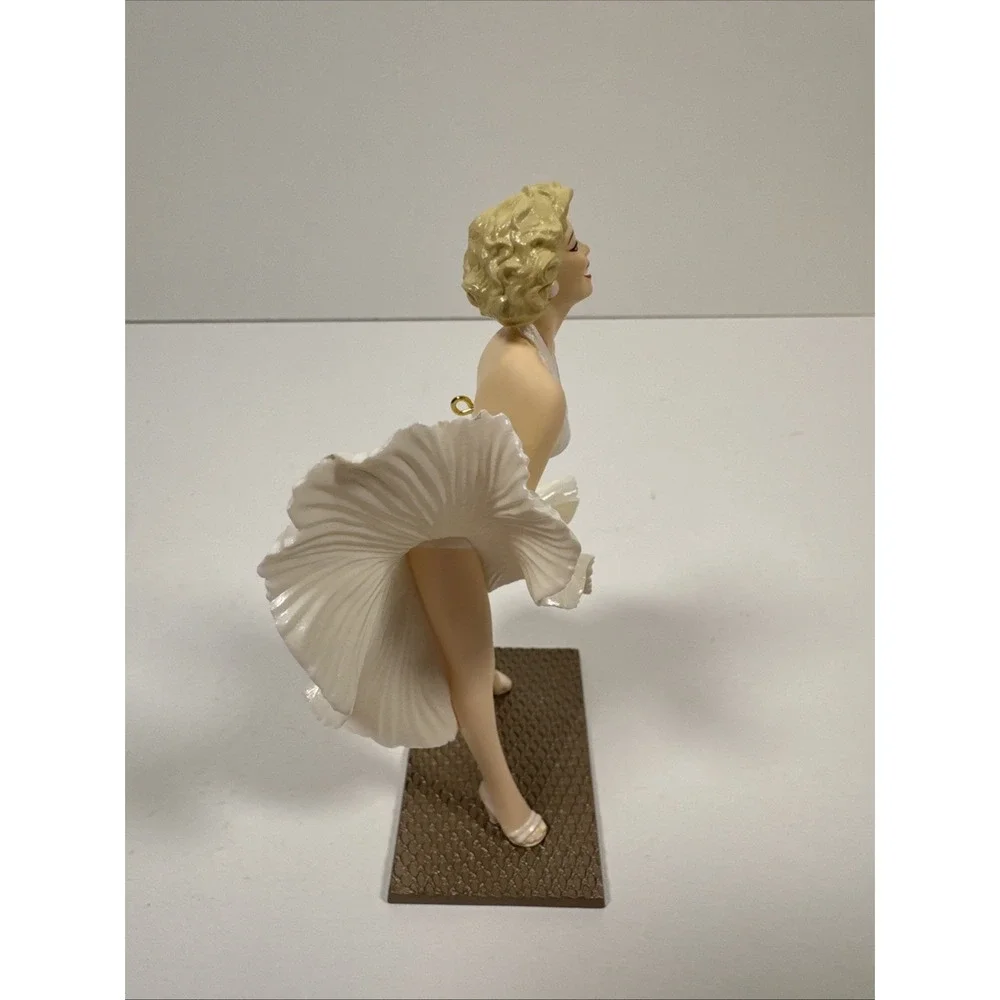 CHRISTMAS ORNAMENT MARILYN MONROE HALLMARK KEEPSAKE COLLECTOR SERIES 1998 NEW